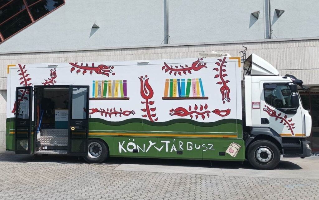 Konyvtarbus
