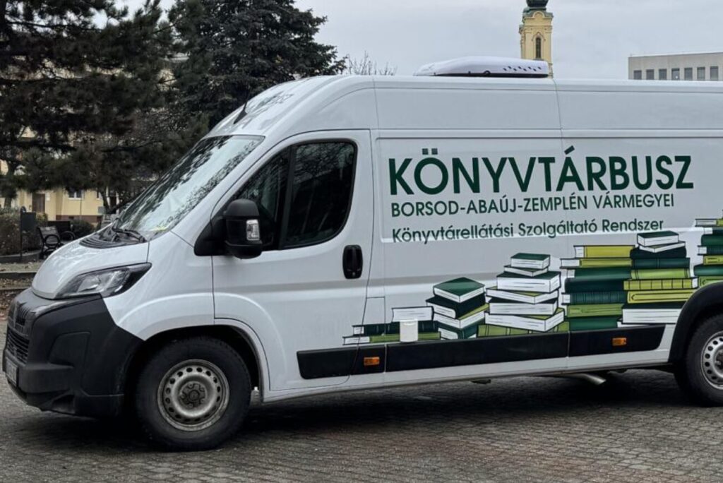 Konyvtarbuszsmall